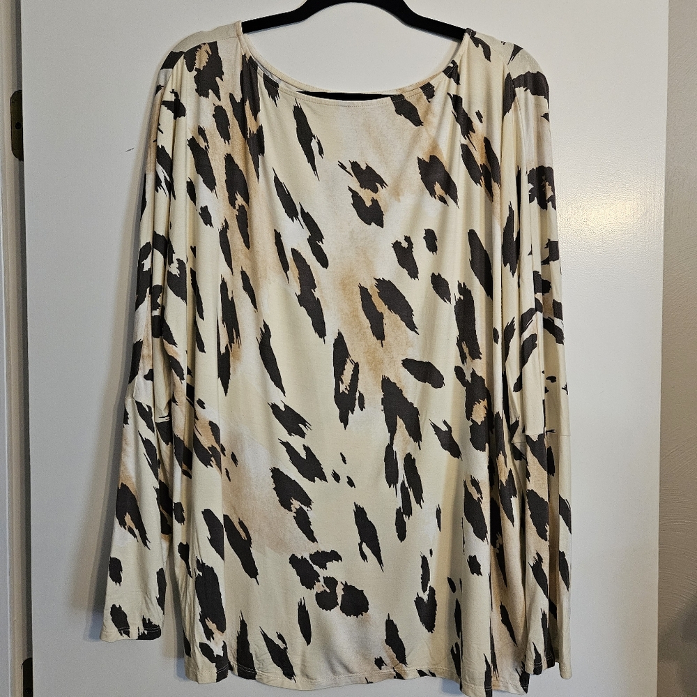 Express Leopard Relaxed Tee